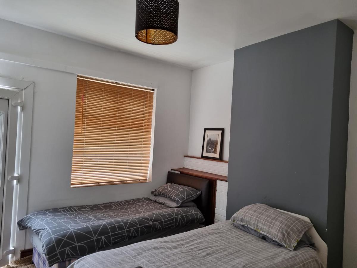 Holiday home Knighton House *